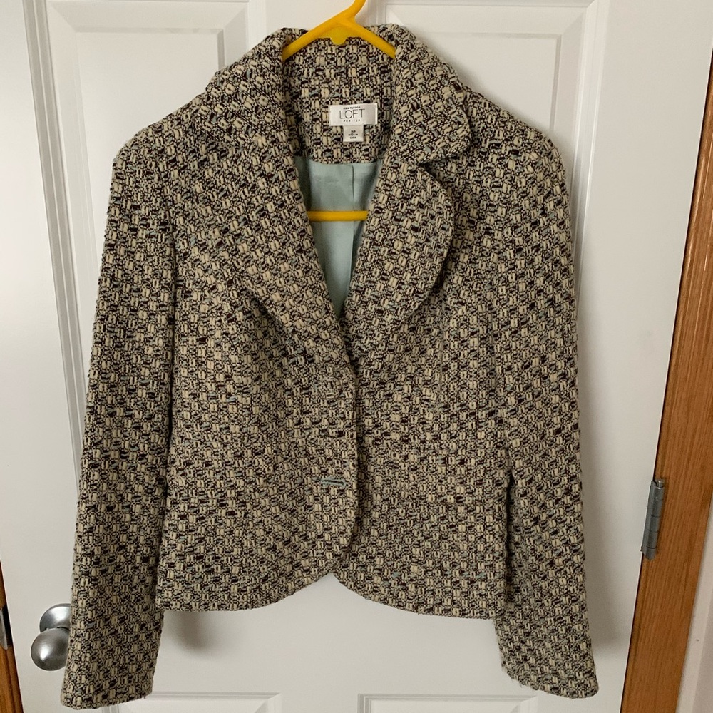 Gently used loft blazer size 2 petite